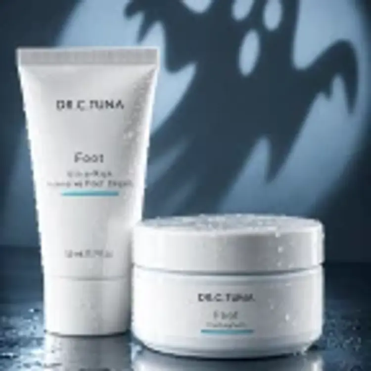 image of Dr. C. Tuna Intensywnie nawilżający krem do stóp 50 ml + Dr. C. Tuna Sól peelingująca do stóp 250 ml